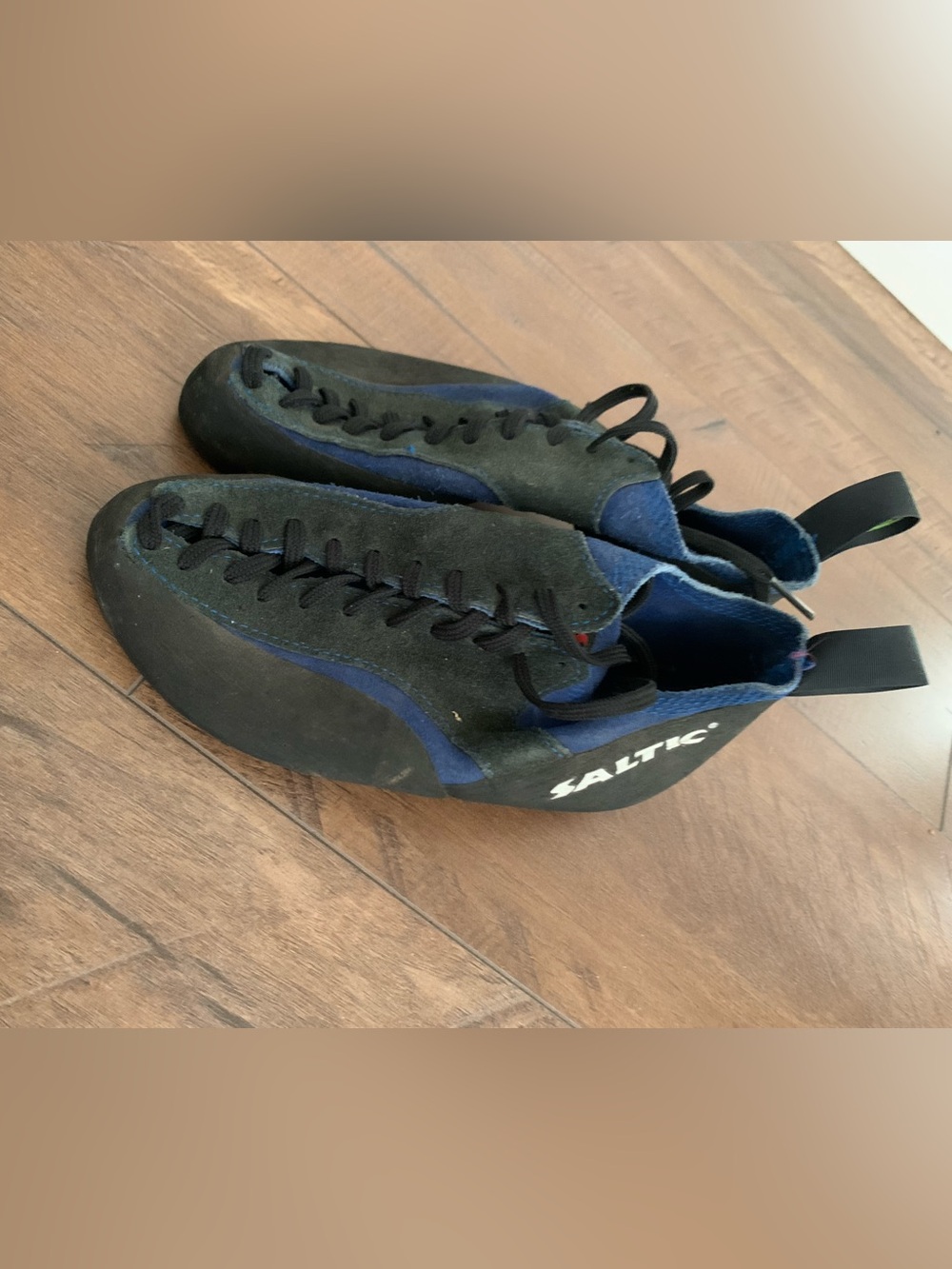 Saltic Rock Climbing Shoes Size 7.5 Women’s